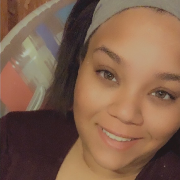 Meet your Posher, Ashley - Picture 1 of 1